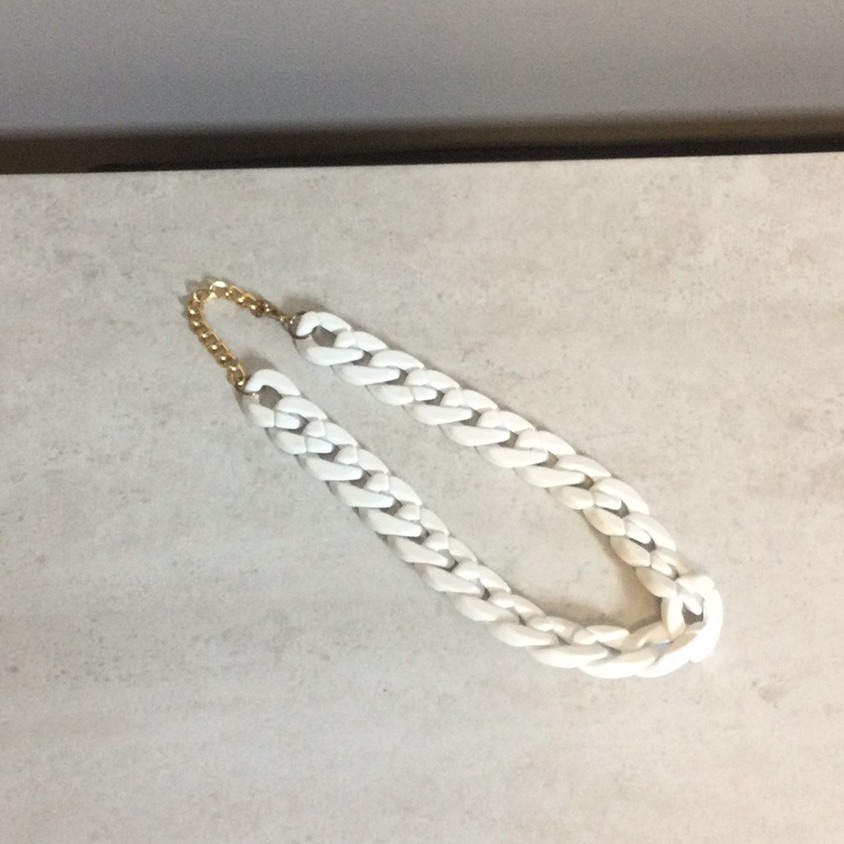 Nwt Melania Clara 9.5” White Lightweight Yacht Life Chain Necklace